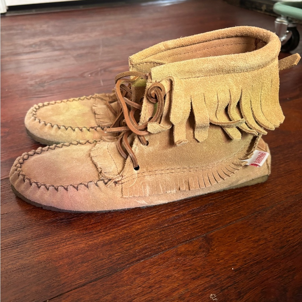 Softmoc Suede Fringe Moccasin Boots - Tan Suede